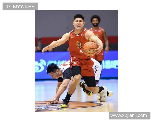 任骏飞领衔新一季篮球赛展现超强实力助力球队争冠之路