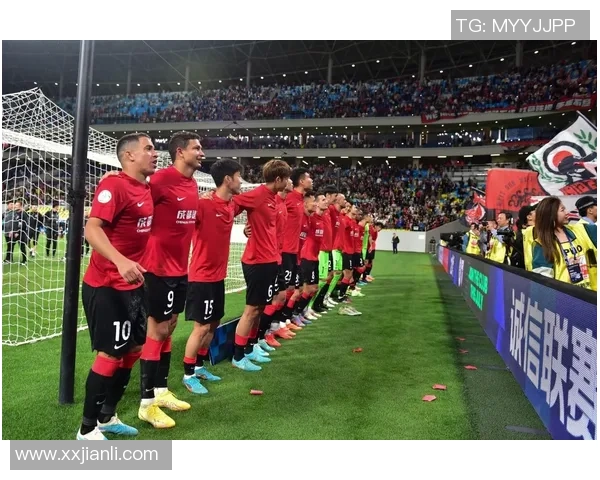 广州足球队反击革新之路：重塑战术理念与团队精神的全新探索